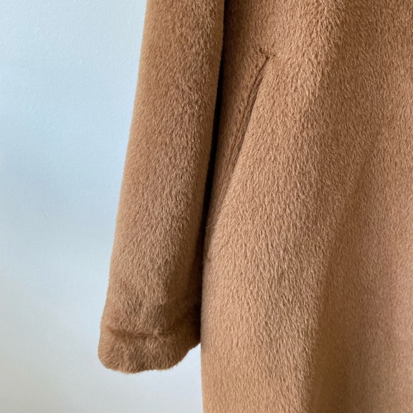 Babaton fuzzy stedman jacket - Picture 4 of 5